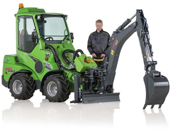 Braccio escavatore con controllo remoto avant tecno